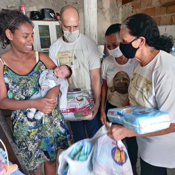 Entrega de doações em BH e Ribeirão das Neves - MG