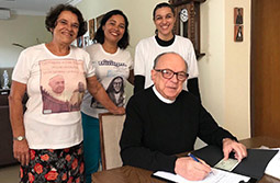Signature gathering for sending to the Pope